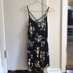 H&M Floral Romper size XS 🖤